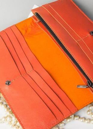 Удобный кожаный кошелек длинный женский с орнаментом тиснение оранжевый8 фото