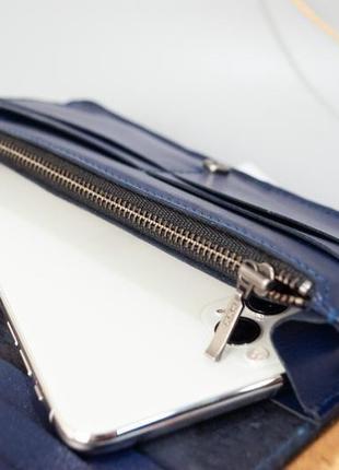 Удобный кожаный кошелек длинный женский с орнаментом тиснение темно-синий5 фото