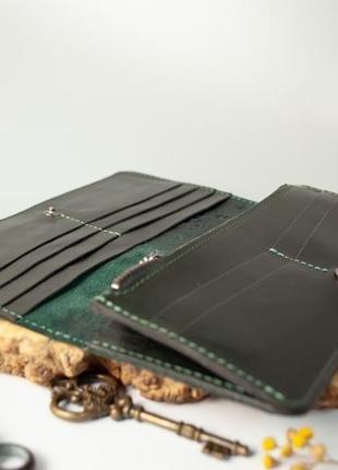 Зручний довгий шкіряний гаманець жіночий з орнаментом тиснення темно-зелений5 фото