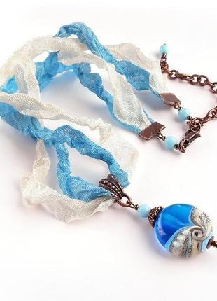 Кулон блакитний на шеббі стрічках