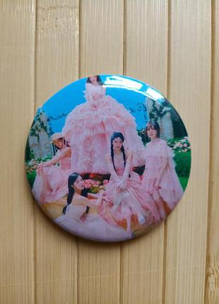 Значок ред велвет red velvet 5,6 см