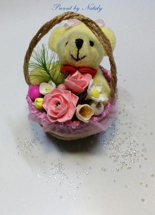 Подарок-сувенир, корзина цветов с медвежонком