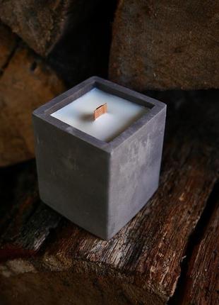 Свічка із дерев'яним гнотом, що потріскує (без аромату)