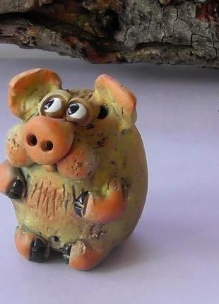 Фигурка свинка веселый подарок другу2 фото