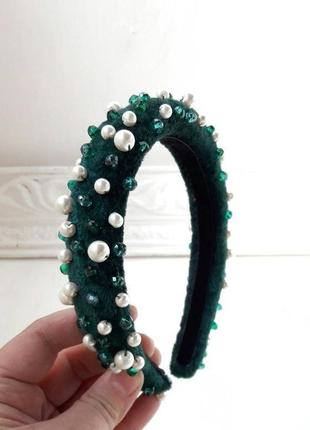 Розкішний смарагдово-зелений оксамитовий ободок з керамічним перлами і намистинами5 фото