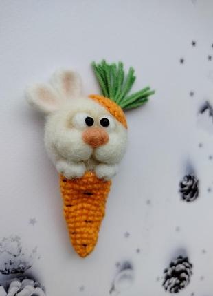Брошка " кроленятко  морквинка"2 фото