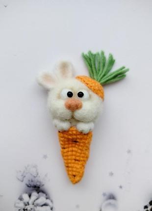 Брошка " кроленятко  морквинка"