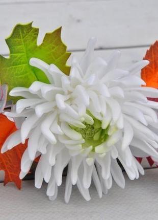 Заколка осенняя с цветами белая хризантема осенние листья заколка для волос2 фото