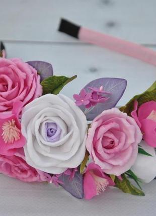 Обруч с цветами розовые белые розы ободок в прическу с цветами из фоамирана3 фото