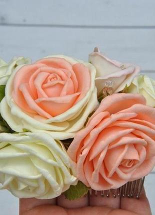 Свадебный гребень в прическу с цветами гребень с розами цвета айвори персиковые розы4 фото