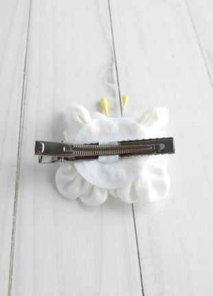 Ошатна шпилька з метеликом біле прикраса для волосся подарунок дівчинці на день народження затискач канзаші5 фото