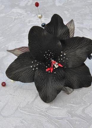 Черная лилия шпилька в волосы украшение в прическу в готическом стиле2 фото