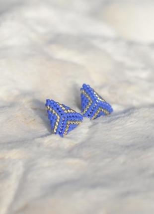 Синие треугольные серьги гвоздики из бисера miyuki, бисерные серьги4 фото