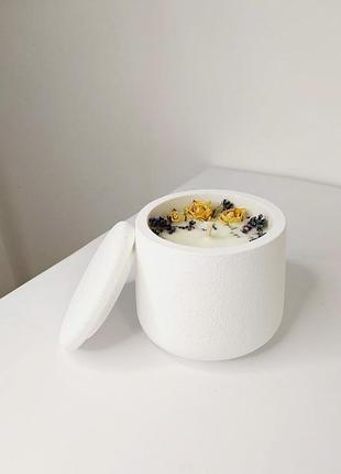 Соєва свічка в гіпсовому кашпо з кришкою ручної роботи у подарунковій коробці