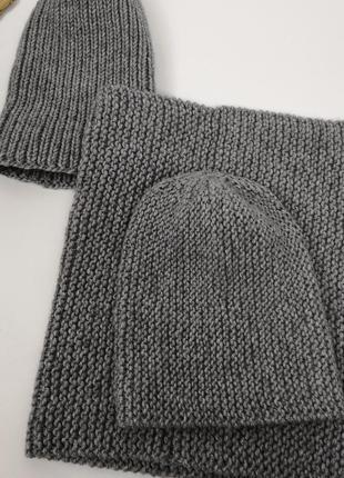 Вязаный серый шарф снуд и шапка5 фото