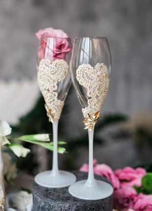 Набор на свадьбу кружевная вуаль. бокалы для шампанского, приборы для торта и набор свечей3 фото