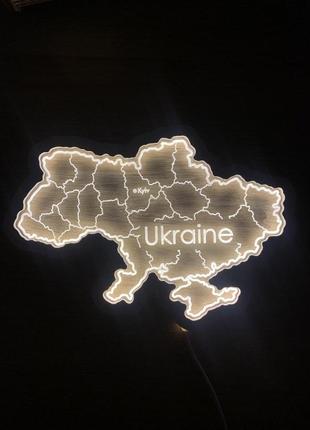 Ночник "карта украины" с любым городом 28/21 см. питание от usb (5v) на натуральной деревянной подставке, d с2 фото