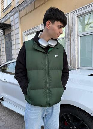 Мужская жилетка nike club puffer жилетка nike жилеты nike жилетки найк безрукавка nike стеганые жилеты nike1 фото