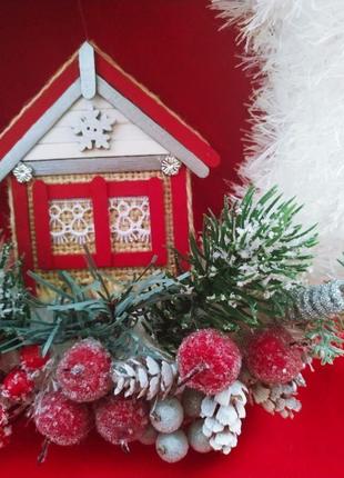 Рождественский венок с домиком новогодний венок венок на дверь6 фото