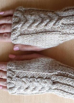 Стильные вязаные митенки перчатки без пальцев короткие - новый сезон