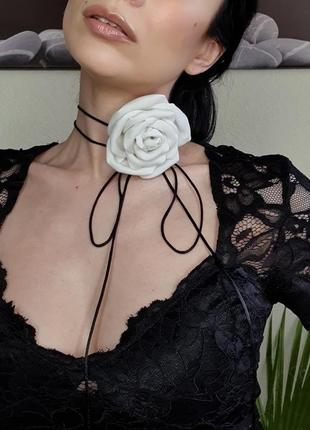 Чокер с большим цветком на шею в стиле chanel белая роза ожерелье колье2 фото