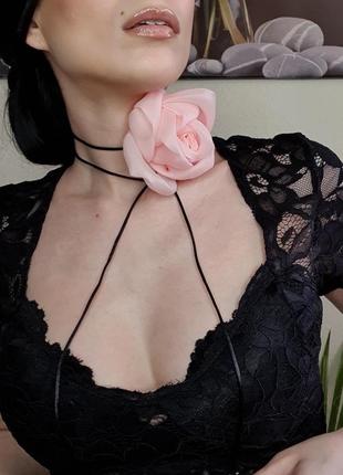Чокер с большим нежно-розовым цветком роза цветок на шею ожерелье5 фото