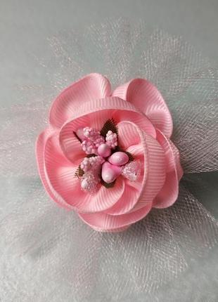 Резинка бант с цветком розовая2 фото