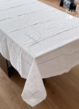 Велика скатертина біла з мінімалістичною вишивкою (150*223 см) #557-tablecloth-70