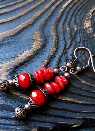 Серьги с натуральными кораллами и кристаллами