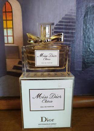 Парфумерна вода miss dior cherie