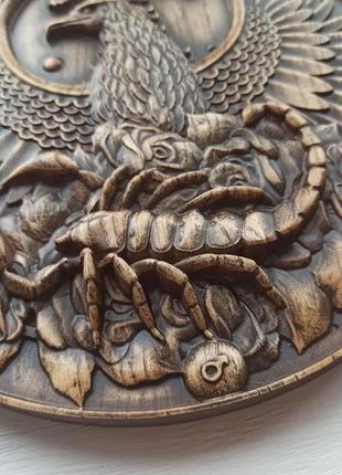 Барельеф: знак зодиака скорпиона (1530300)3 фото