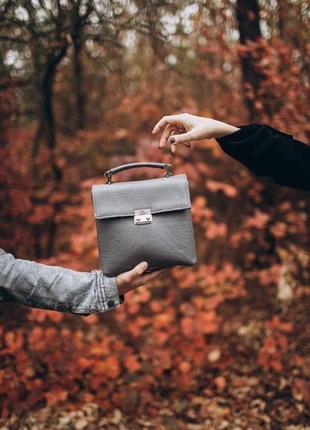 Серая кожаная сумка, стильная сумка-портфель из натуральной кожи1 фото