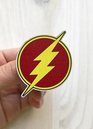 Деревянный значок the flash логотип