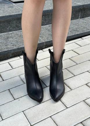 Женские кожаные казаки на каблуке (5515-3д) 37 vzutik черный (2000002531685)3 фото