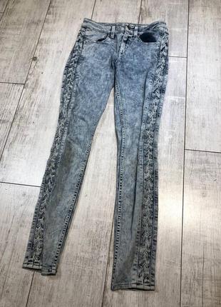 Женские джинсы с новых коллекций guess1 фото
