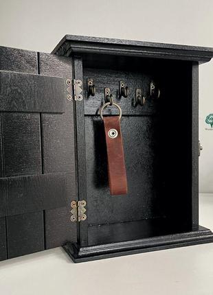 Ключниця з дверцятами у чорному кольорі2 фото