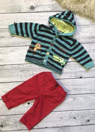 Костюм яркий свитер с зверями брюки