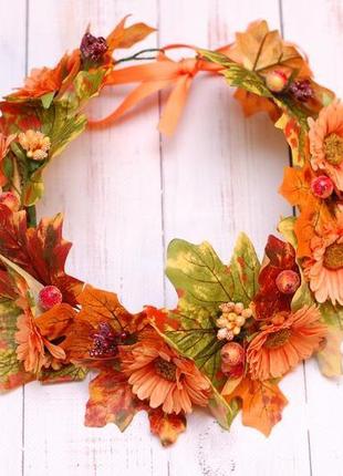Осенний венок веночек с листьями и оранжевыми цветами4 фото