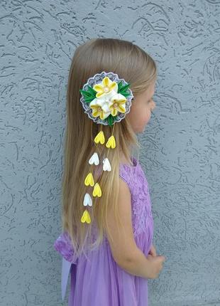 Желтая заколка с цветами канзаши на фотосессию красивое нарядное украшение для волос подарок девочке6 фото