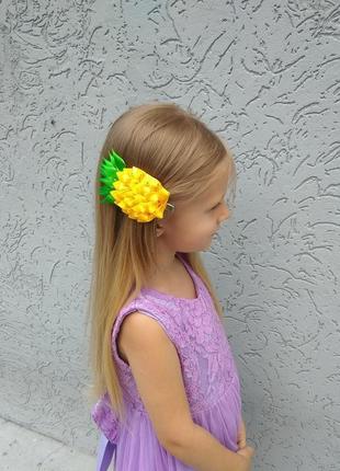 Заколка с ананасом канзаши украшение для волос на фотосессию подарок девочке на день рождение5 фото