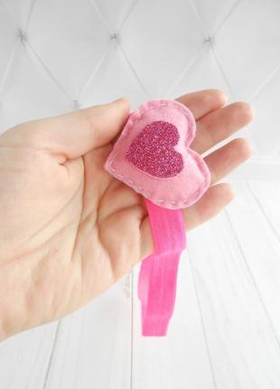 Розовое сердечко с фетра на повязке украшение для волос малышке подарок девочке на день валентина