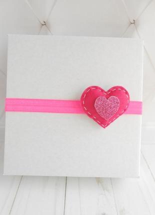 Розовая повязка для малышки на валентина украшение для волос сердце с фетра подарок девочке на годик