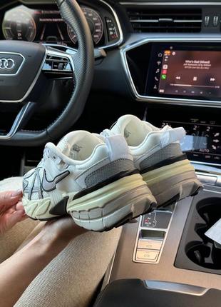 Женские кроссовки nike wide runtekk wmns white silver5 фото
