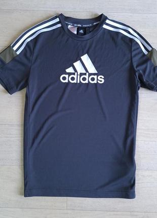 Спортивная футболка adidas указано 13-14 лет1 фото