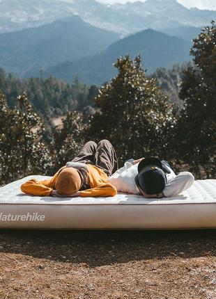 Матрац надувний 20 см подвійний із вбудованою помпою naturehike cnh22dz024, бежевий6 фото