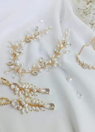 Набір весільних прикрас, гілочка в зачіску та сережки і підвіска з натуральними перлами