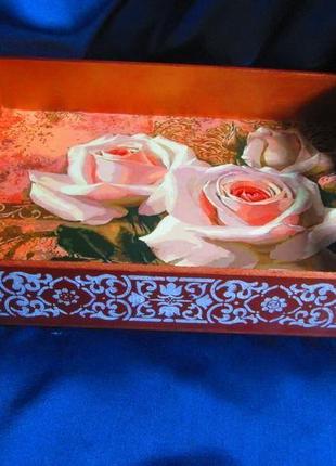 Поднос ′белые розы" с узором на боковых сторонах8 фото
