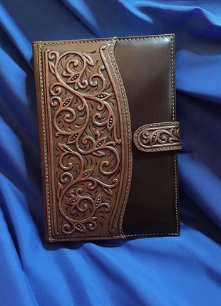 Именной коричневый кожаный блокнот "floral" с узорами2 фото