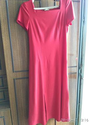 Классное красное платье на лето в офис