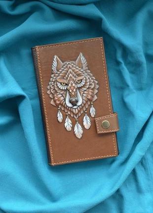 Коричневий шкіряний гаманець "дух вовка"1 фото